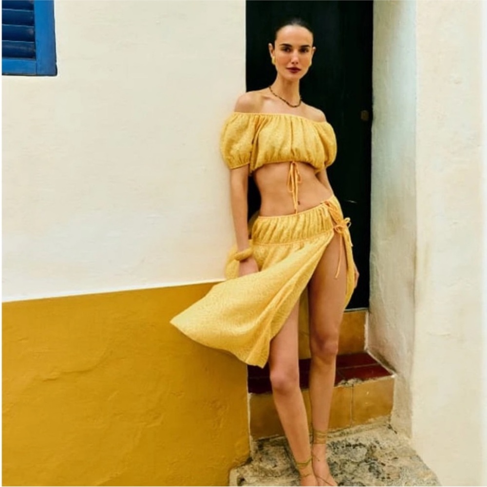 Yellow Off-Shoulder Two-Piece Set SZ 2